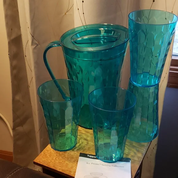 NEW - TUPPERWARE ICE PRISMS SERVING COLLECTION